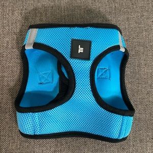 London Fog blue dog harness, size large.